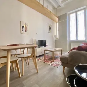 Le Botta Deux Pièces Plein Centre Menton
